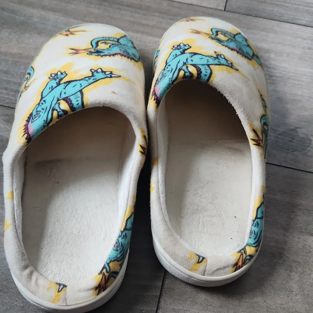 N/A cozy slippers